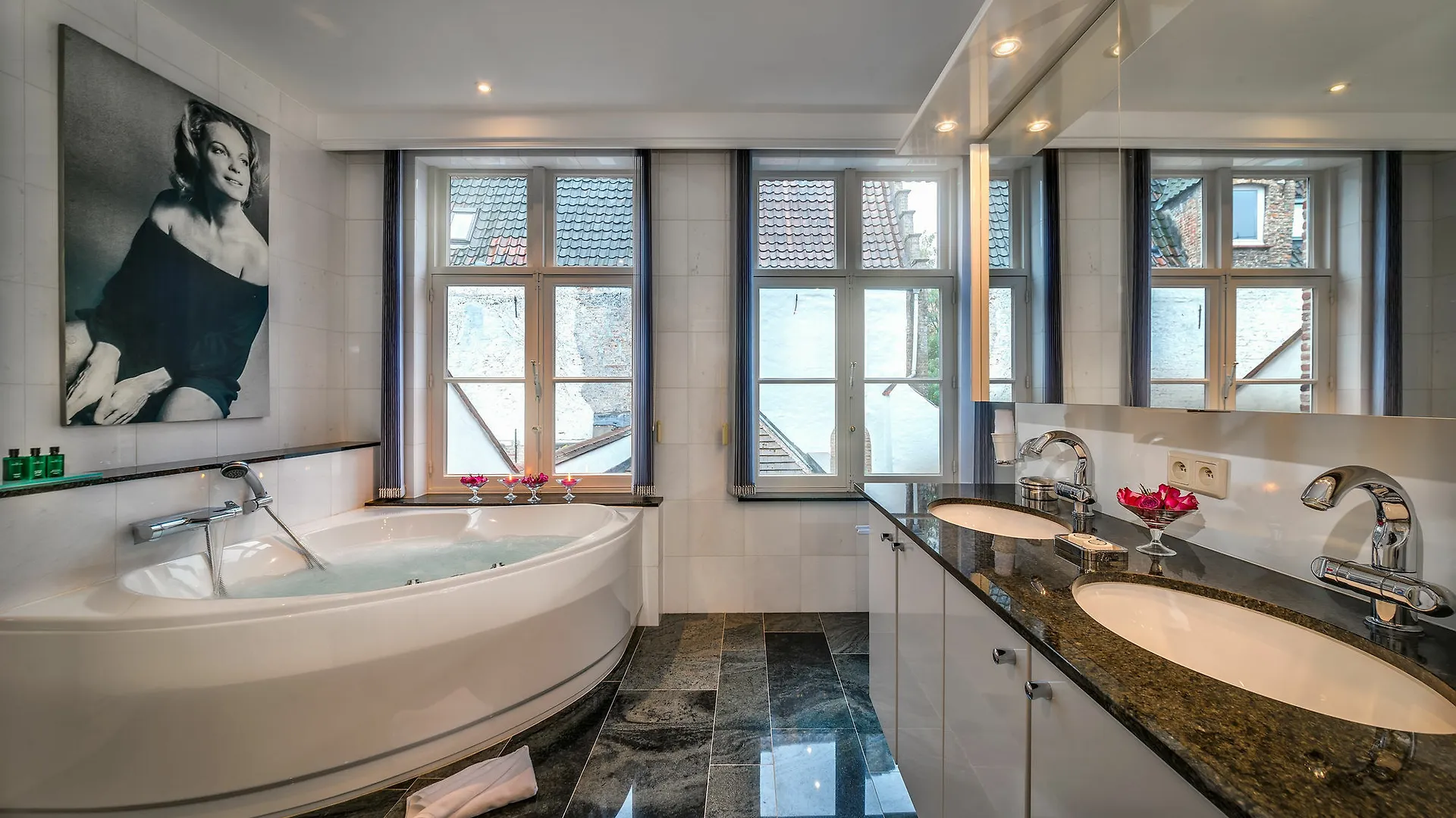 Canalside House - Luxury Guesthouse Brugia