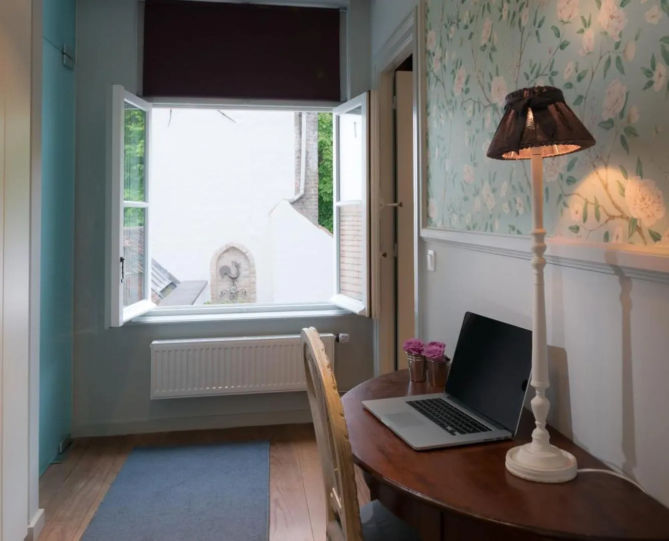 Canalside House - Luxury Guesthouse Брюгге 4*,