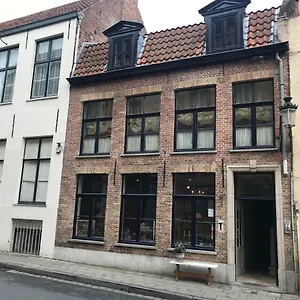 Apartment Dijver - Serene Escape In The Heart Of Historic